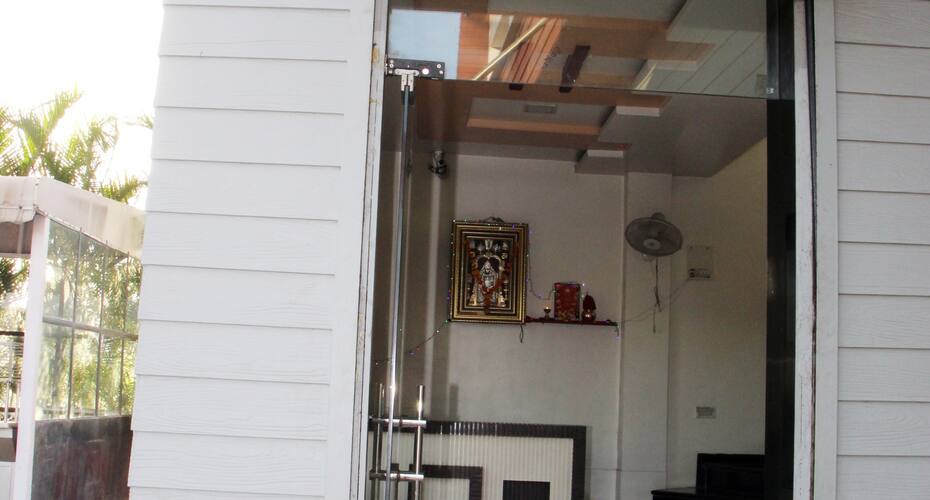 Hotel Lotus Inn, Pune 4